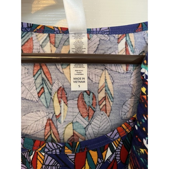Lularoe Lynnae Women's Long Sleeve Multicolor Top Size Small Set Of 2 Feather - Picture 2 of 5